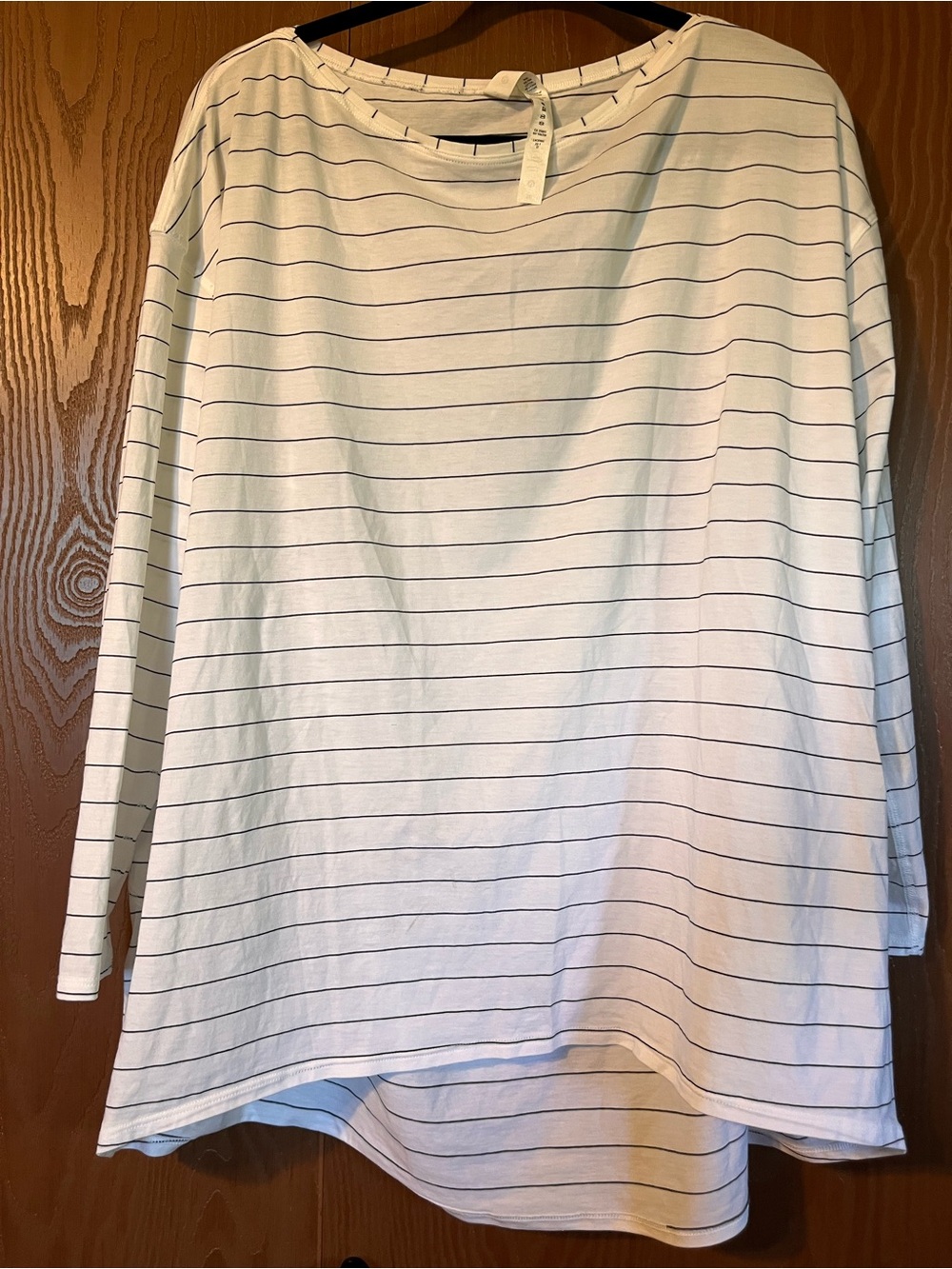 Lululemon women’s top white with black stripes